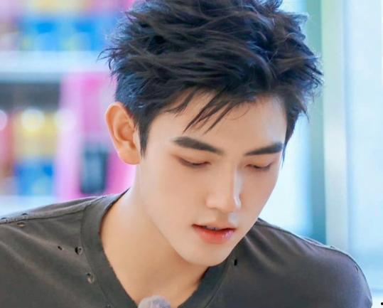 张婧仪爆料陈飞宇发视频,揭秘娱乐圈背后的真相  第3张